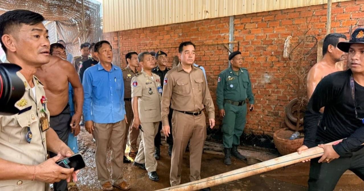 ស្នងការនគរបាលខេត្ត ប្រើប្រាស់រថយន្តពន្លត់អគ្គីភ័យ ០៦គ្រឿង ដើម្បី ជួយអន្តរាគមន៍ពន្លត់អគ្គីភ័យ ១ករណី នៅស្រុកកំពង់សៀម