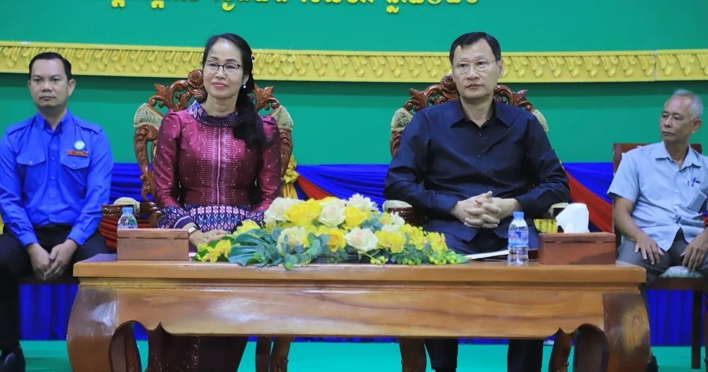 ពិធីចែកវិញ្ញាបនបត្រ ជូនដល់មន្ត្រីរាជការ នៅរដ្ឋបាលខេត្តកណ្តាល ដែលបានបញ្ចប់ វគ្គបណ្តុះបណ្តាល ស្តីពីវិធីសាស្ត្រ និងនីតិវិធីដោះស្រាយវិវាទក្រៅប្រព័ន្ធតុលាការ