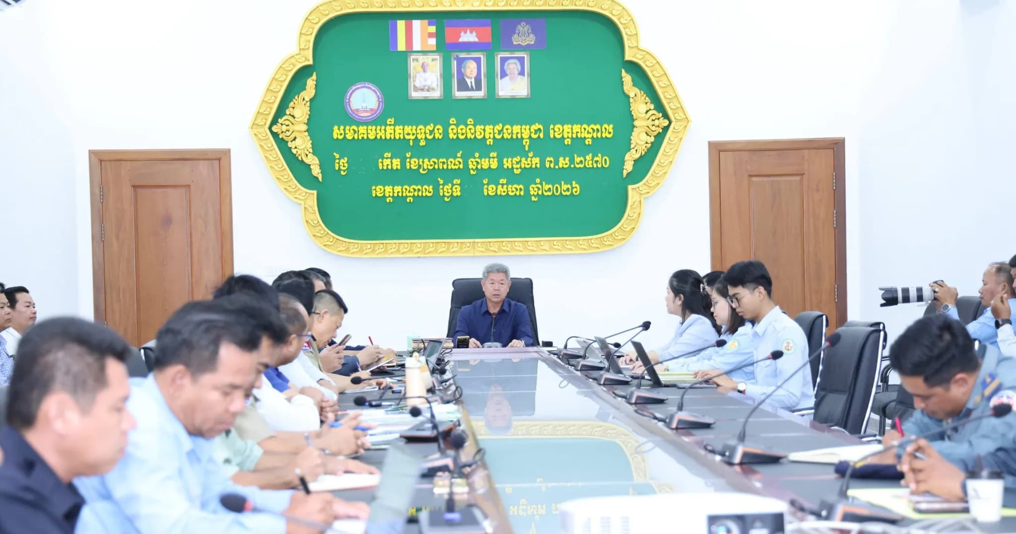 អភិបាលខេត្តកណ្តាល ណែនាំក្រុមហ៊ុនកាស៊ីណូ ចំនួន០៥ នៅក្នុងស្រុកលើកដែក និងក្រុងសំពៅពូន ឱ្យបិទអាជីវកម្មល្បែងOnline Betting ត្រឹមបំណាច់ខែកញ្ញា នេះ