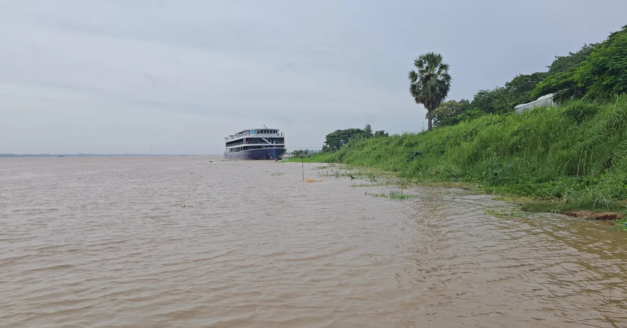ទឹកទន្លេមេគង្គខេត្តកំពង់ចាមបានហក់ឡើងដល់កម្ពស់១០ម៉ែត្របន្តិច ខណៈដែលព្រែកចំនួន១១បានទទួលរបបទឹកទន្លេមេគង្គ