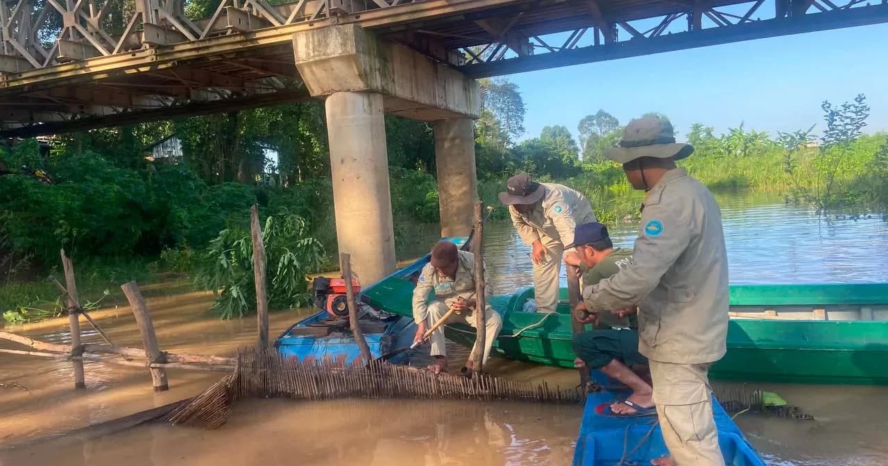 ជំនាញជលផល បានលែងកូនត្រី និងបំផ្លាញចោលឧបករណ៍ខុសច្បាប់មួយចំនួន  ក្នុងពេលចុះបង្ក្រាបបទល្មើសជលផល  ០១ករណី នៅក្នុងភូមិសាស្ត្រស្រុកស្រីសន្ធរ