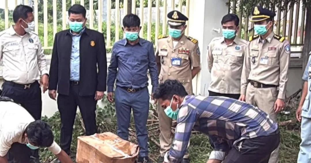 (វិដេអូ)មន្ទីរកសិកម្មខេត្តកំពង់ចាម ដុតកម្ទេចចោលសាច់បង្កក និងប្រហិតខូចគុណភាព ២៥០គីឡូក្រាម ដើម្បីធានាសុខភាពសាធារណៈ