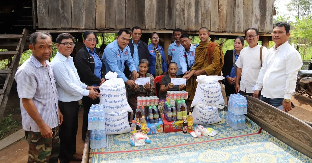 សមាគមថ្នាលយុវជនកម្ពុជាសាខាខេត្តស្ទឹងត្រែង នាំយកអំណោយជូនចាស់ជរាមានជីវភាពខ្វះខាត ២គ្រួសារ