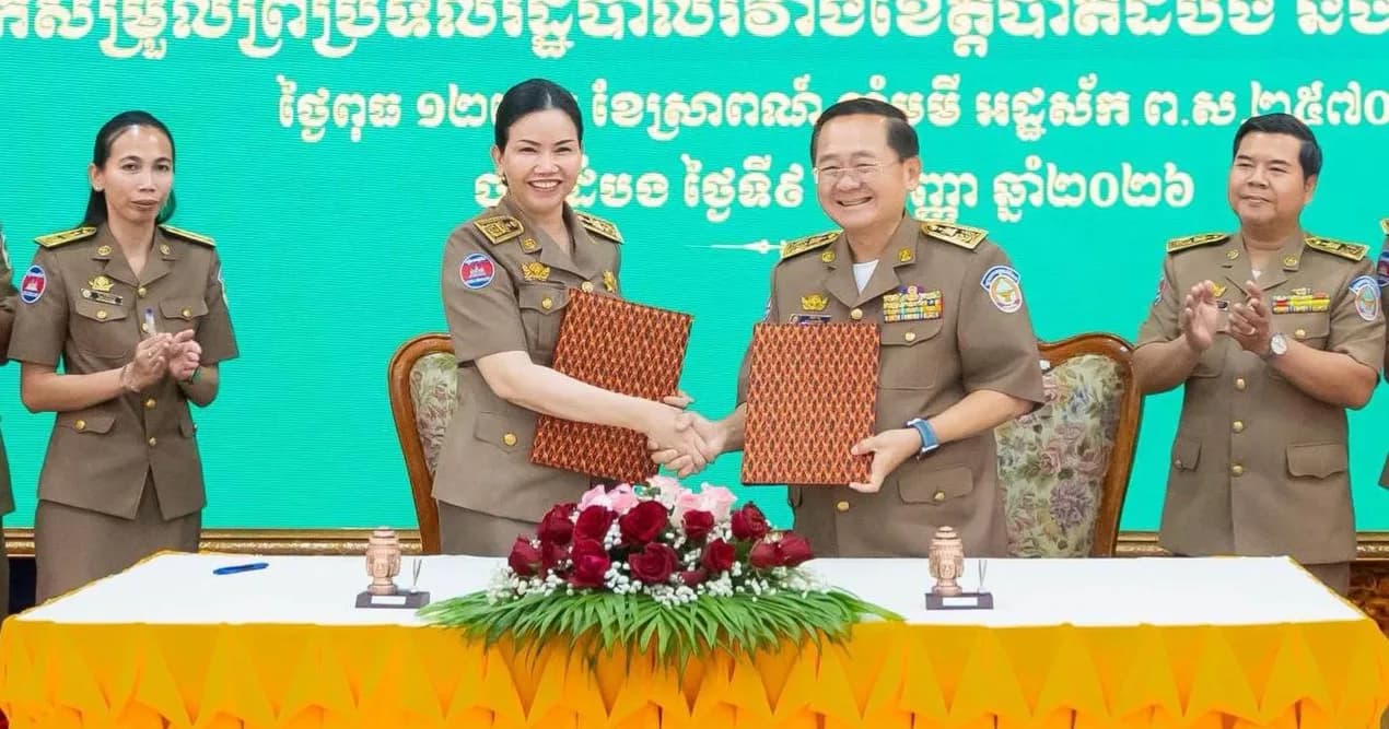 ឯកឧត្តម សុខ លូ និងលោកជំទាវ បាន ស្រី មុំ អញ្ជើញចុះហត្ថលេខាលើសំណើសុំកែសម្រួលព្រំប្រទល់រដ្ឋបាលរវាងខេត្តបាត់ដំបង និងខេត្តប៉ៃលិន