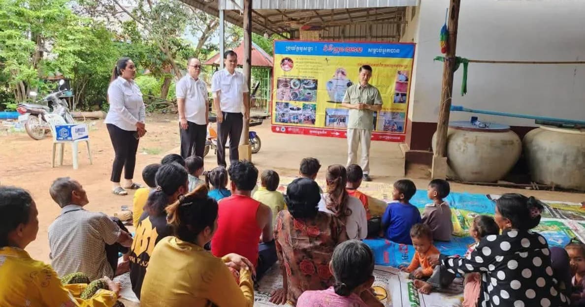 មន្ទីរសុខាភិបាលខេត្តបាត់ដំបង បន្តបើកយុទ្ធនាការ ប្រយុទ្ធនឹងជំងឺគ្រុនឈាមនៅតាមសហគមន៍នៃស្រុកមោងឫស្សី